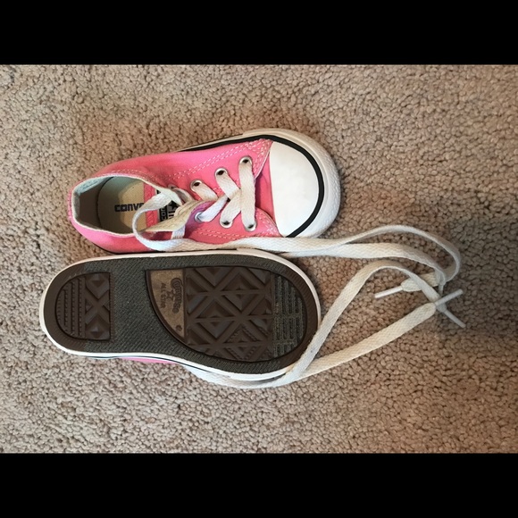 Converse - Picture 1 of 2
